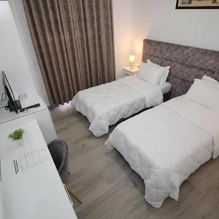 Julia Hotel 3*